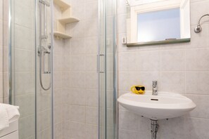 Duschwanne, Haartrockner, Bidet