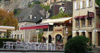 Magnificent estate for 18 people with private heated pool in Sarlat