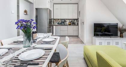 Spacious Apartment | 3 Bedrooms | Close to the Beach
