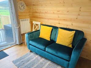 TV - The Pod Over By (Kilmichael Glassary)