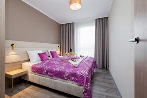 1 slaapkamer, een strijkplank/strijkijzer, wifi, beddengoed