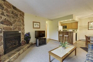 Smart TV, fireplace, DVD player