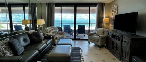 Smart TV, chimenea y reproductor de DVD