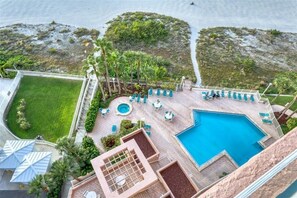 Een verwarmd zwembad