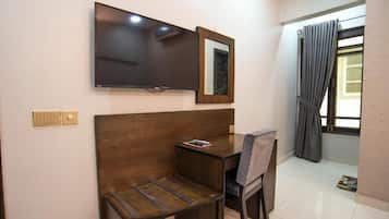 Deluxe Double Room | Free WiFi, bed sheets