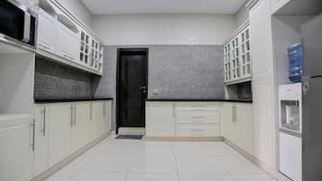 Deluxe Double Room | Shared kitchen