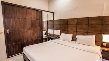 Deluxe Double Room | Free WiFi, bed sheets