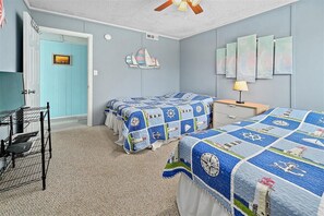 2 bedrooms, iron/ironing board, free WiFi