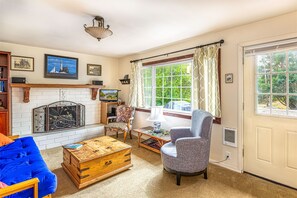 TV, fireplace, DVD player