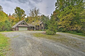 Exterior - Spacious Dover Refuge ~ 5 Mi to Mount Snow! (Dover)