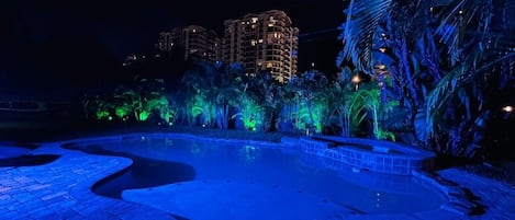 室外泳池、暖水池