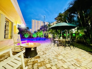 Outdoor dining