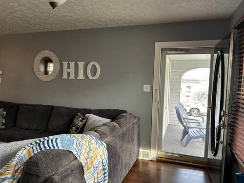 Cozy, Private Home in Tiffin, 1 mile from campus