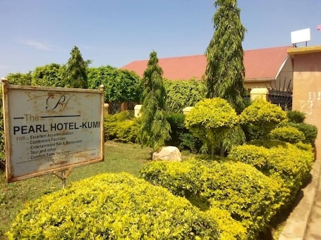 Property entrance. The Pearl Hotel Kumi