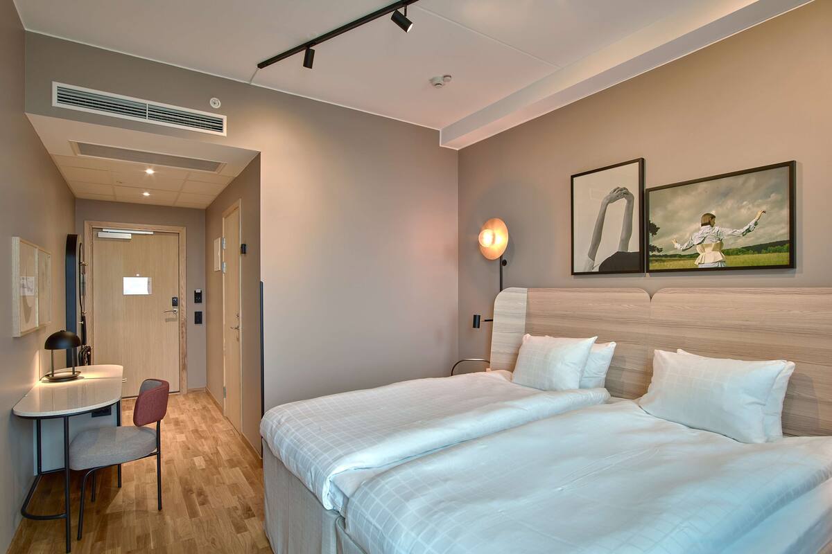 standard double room | in-room safe, desk, iron/ironing board, free cots/infant beds