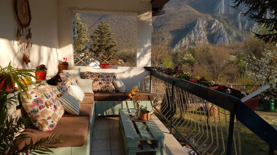 Impeccable Apartment With View in Dolna Matka