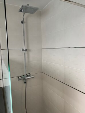 Bruser, Toiletpapir