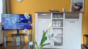 Comfort Apartment, 1 Queen Bed with Sofa bed, Non Smoking, Balcony | Individually decorated, individually furnished, laptop workspace