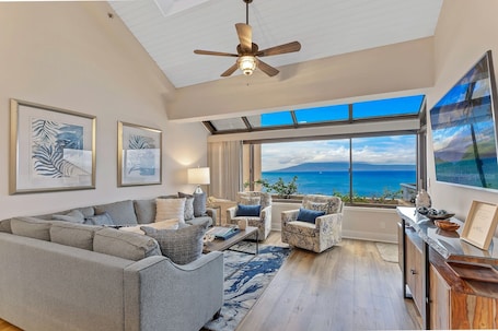 Condo, 3 Bedrooms | Living room | Smart TV