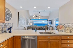 Condo, 3 Bedrooms | Private kitchen