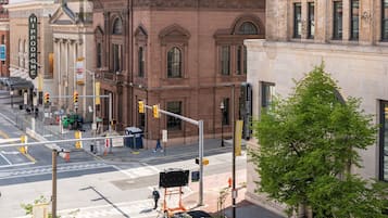 A street view with a building labeled "Hippodrome" and a tree in the foreground.