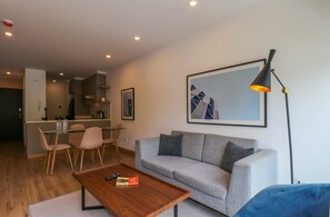 TV, offices - w*| Elegant 2BR in Barranco (Barranco)
