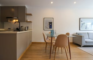 Dining - w*| Elegant 2BR in Barranco (Barranco)