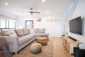 TV, stereo, offices