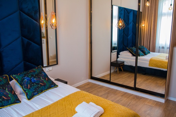 1 habitación, decoración personalizada y muebles diferentes