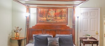 Entire 1st floor guest suite on 50 acres +pool+ tennis