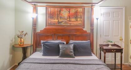 Entire 1st floor guest suite on 50 acres +pool+ tennis