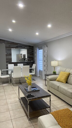 Smart-TV, bøker og printere