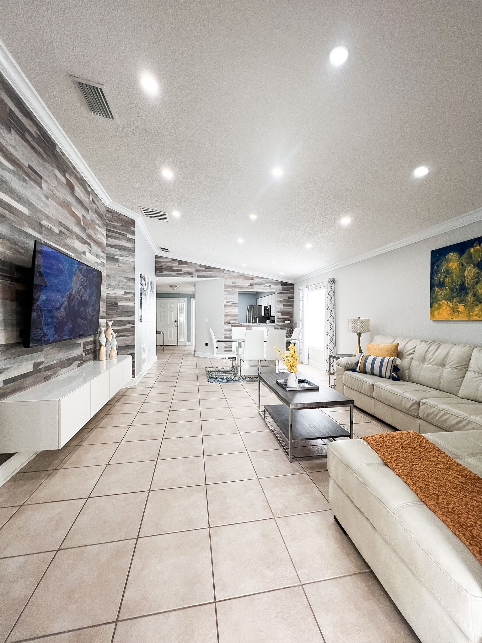 Smart-TV, bøker og printere