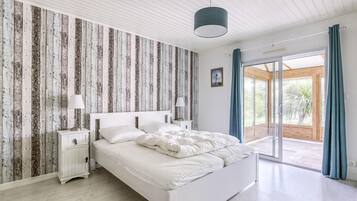 2 slaapkamers, een kluis op de kamer, een strijkplank/strijkijzer