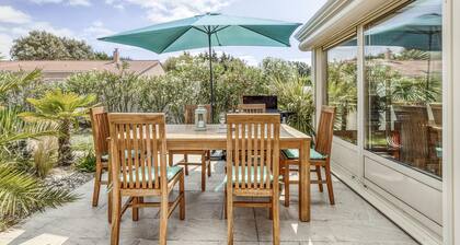 House with a pool for 6 persons