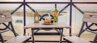 Seaviews Sovereign Harbour - adults-only apartment with stunning water views