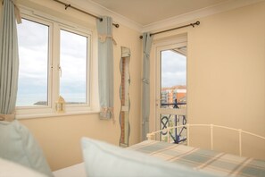 2 bedrooms, iron/ironing board, free WiFi, bed sheets - Seaviews Sovereign Harbour - adults-only apartment with stunning water views (Eastbourne)