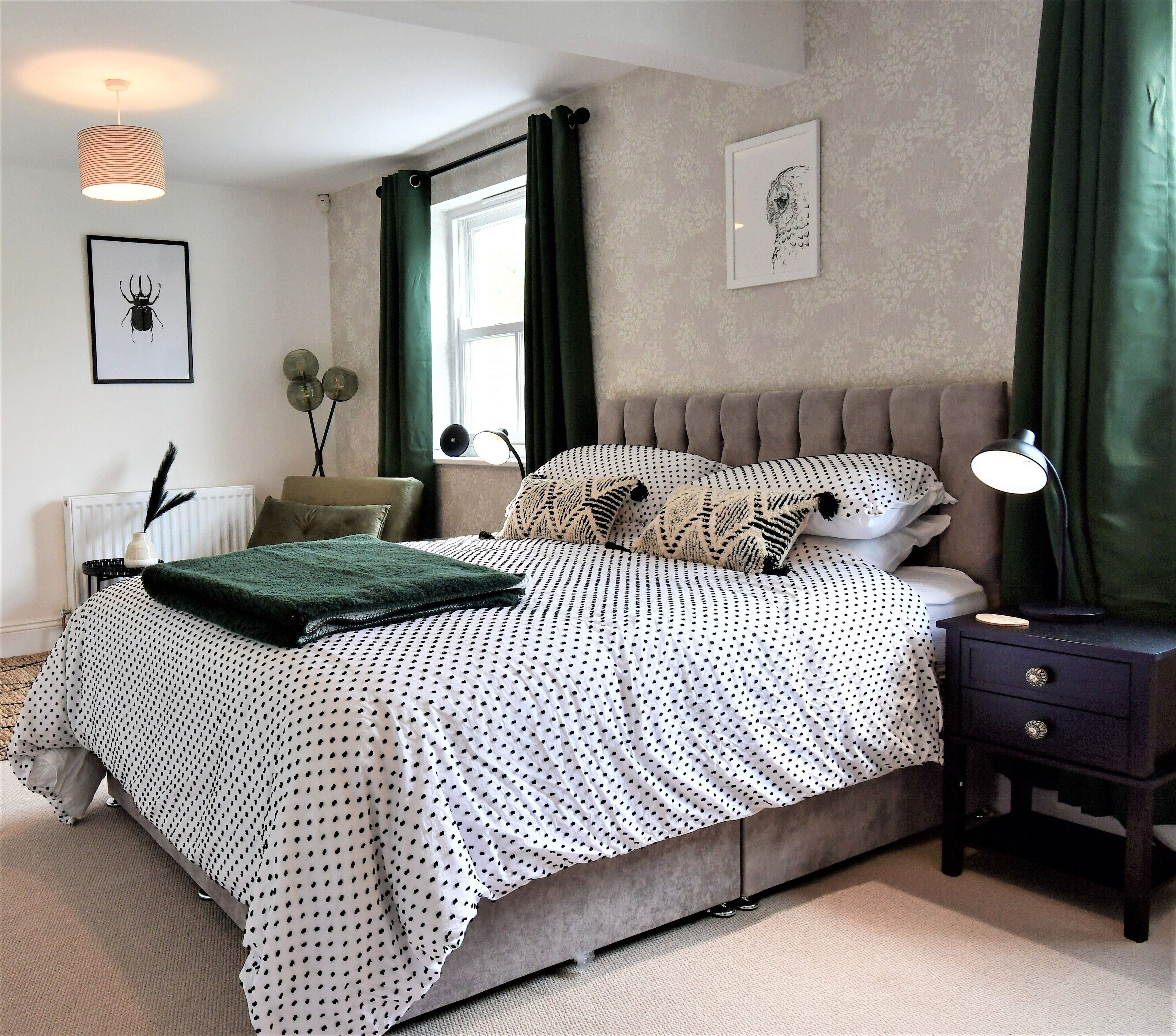 4 bedrooms, iron/ironing board, free WiFi, bed sheets