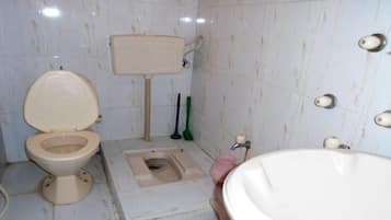 Standard Double Room | Bathroom