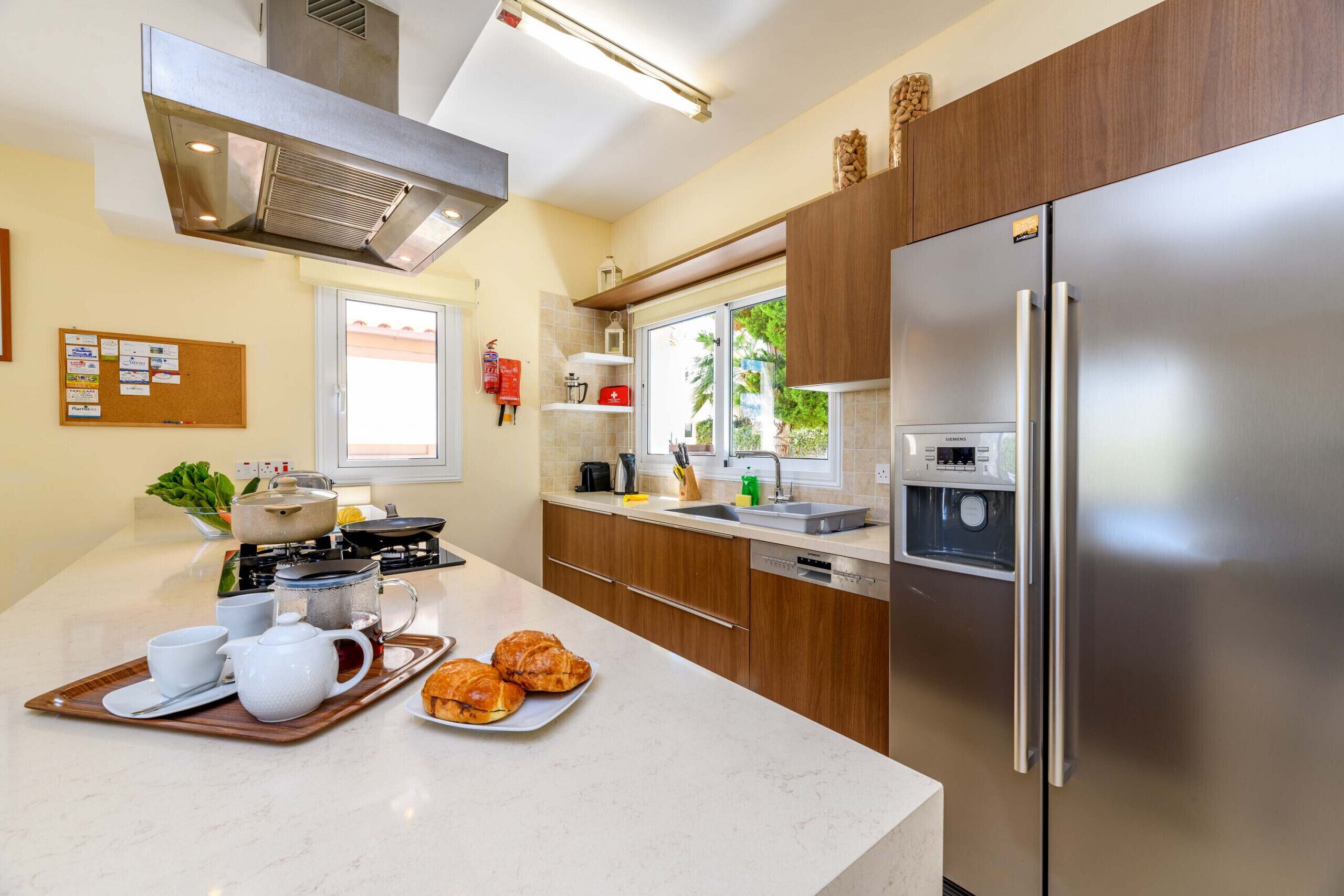 Réfrigérateur, micro-ondes, four, lave-vaisselle