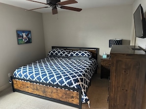 2 habitaciones, tabla de planchar con plancha, wifi y ropa de cama 