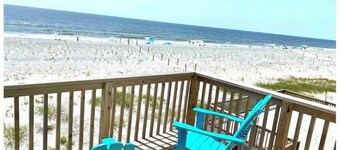 OAK ISLAND MEMORIES BEACHFRONT
