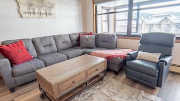 Televisión, chimenea