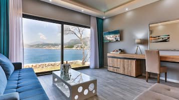 Superior Villa | 1 bedroom, in-room safe, desk, laptop workspace