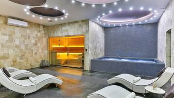 Sauna, poreallas, höyrysauna, syvÀkudoshierontaa, klassista hierontaa