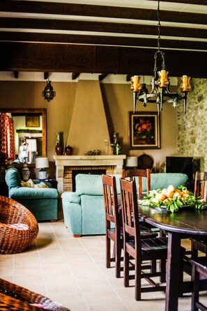 Dining - Rural finca Son Rabassa (San Juan)