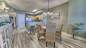 Dining - Luxury Beachfront Condo.  Spacious Balcony! Gorgeous Ocean Views!  Includes beach service! (Panama City Beach)