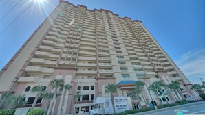 Exterior - Luxury Beachfront Condo.  Spacious Balcony! Gorgeous Ocean Views!  Includes beach service! (Panama City Beach)