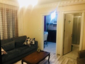 Chambre Triple Familiale | Bureau, fer et planche à repasser, Wi-Fi gratuit, draps fournis