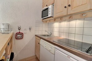 Frigorifero, microonde, forno, lavastoviglie
